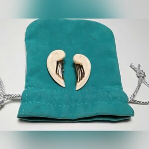 Vintage Laurel Burch Ivory "Peaceful Dove" clip on Earrings